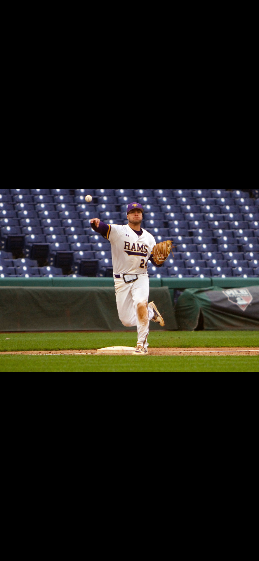 Jon Hansen as a collegiate baseball player